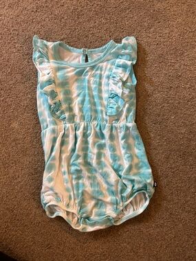 Kyte BABY Blue and White Tie-Dye Ruffle One-Piece Bodysuit